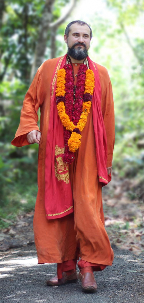 Swami Vishnudevananda Giri